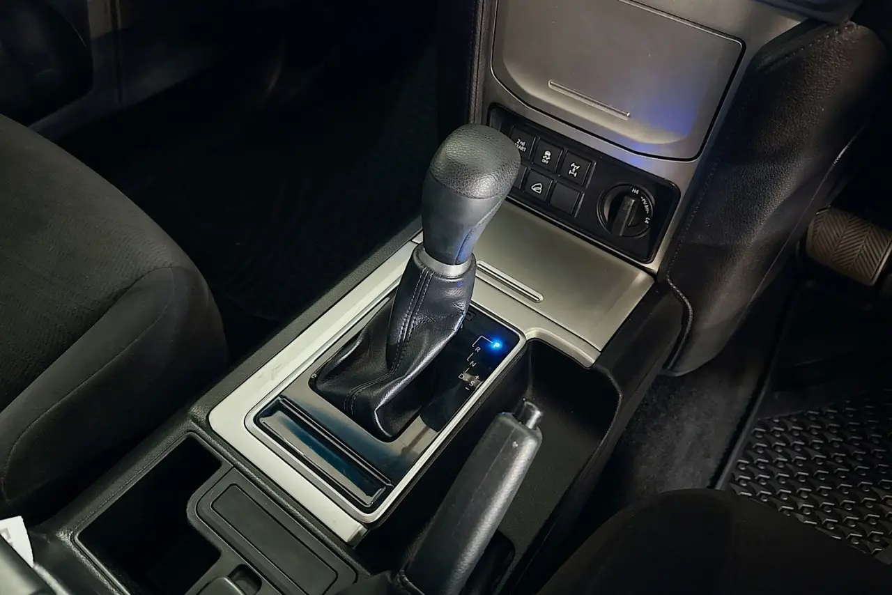 2023 Toyota Landcruiser Prado Gallery Image 18