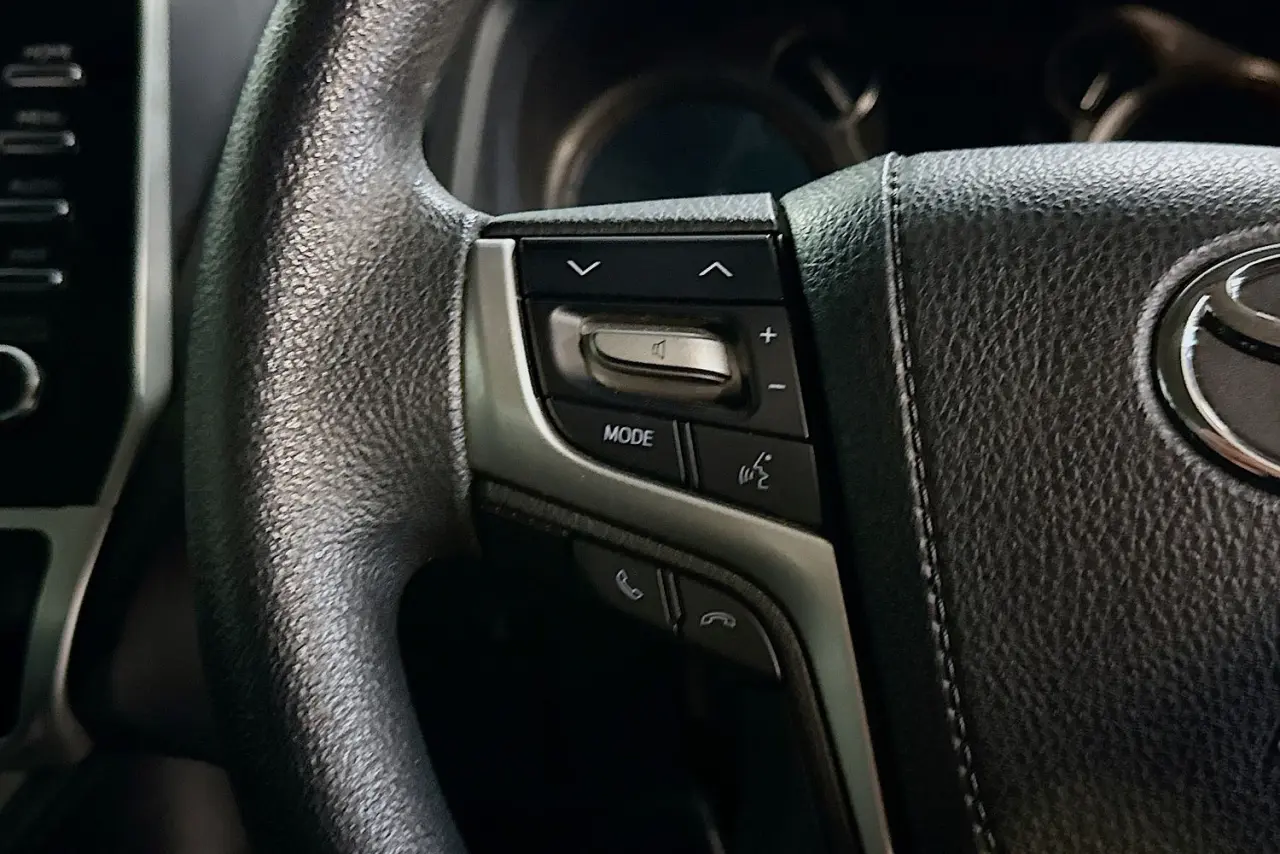 2023 Toyota Landcruiser Prado Gallery Image 19