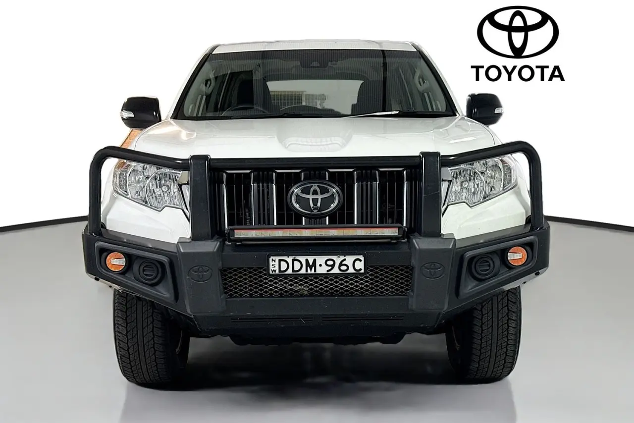 2023 Toyota Landcruiser Prado Gallery Image 2