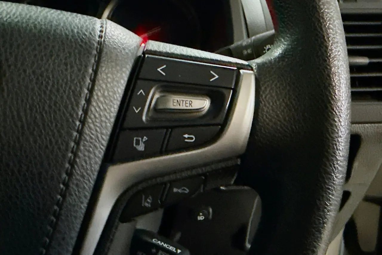2023 Toyota Landcruiser Prado Gallery Image 20