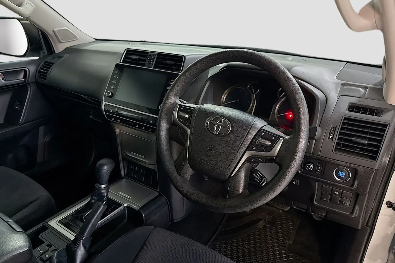 2023 Toyota Landcruiser Prado Gallery Image 23