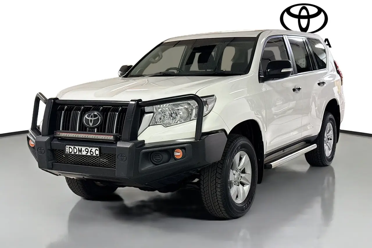2023 Toyota Landcruiser Prado Gallery Image 4