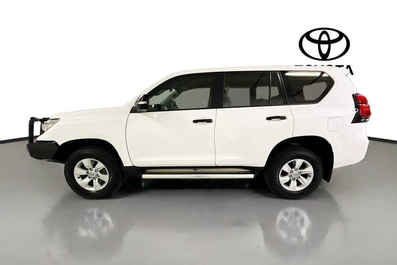 2023 Toyota Landcruiser Prado Gallery Image 5