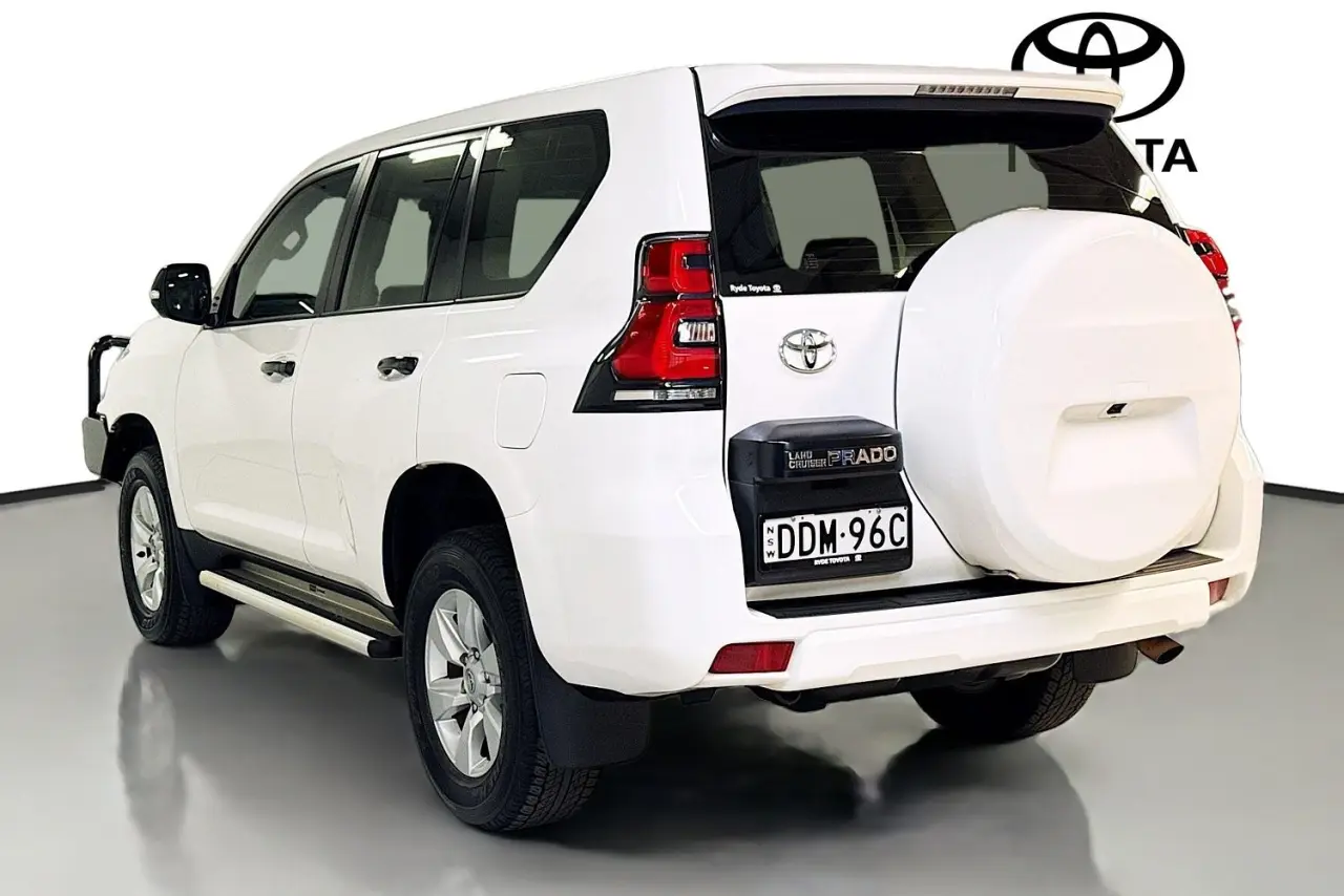 2023 Toyota Landcruiser Prado Gallery Image 6