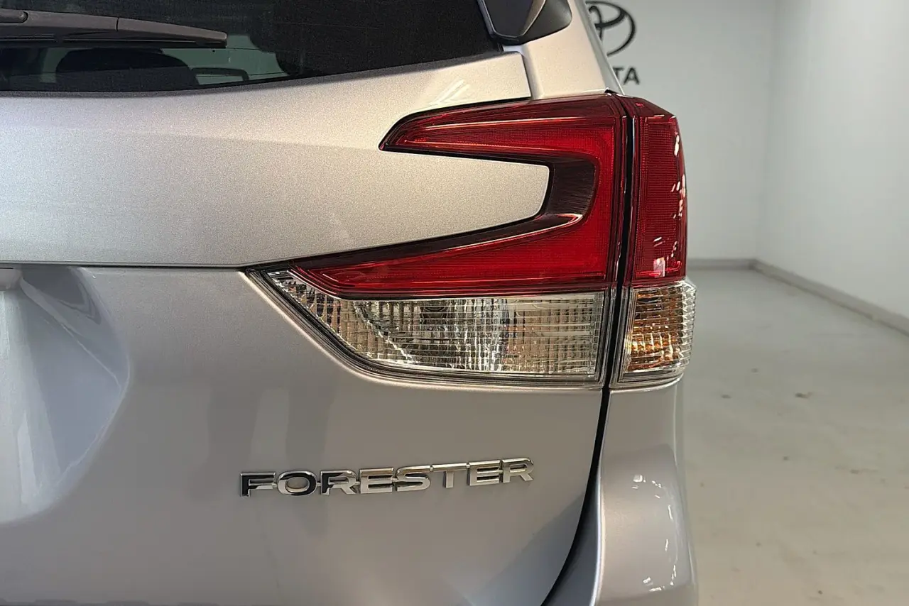 2023 Subaru Forester Gallery Image 9