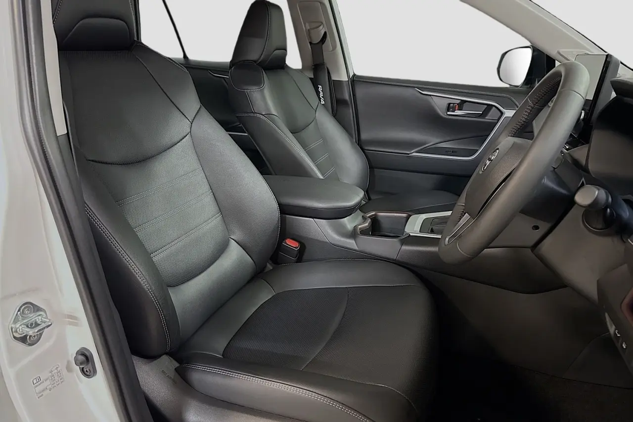 2023 Toyota RAV4 Gallery Image 13