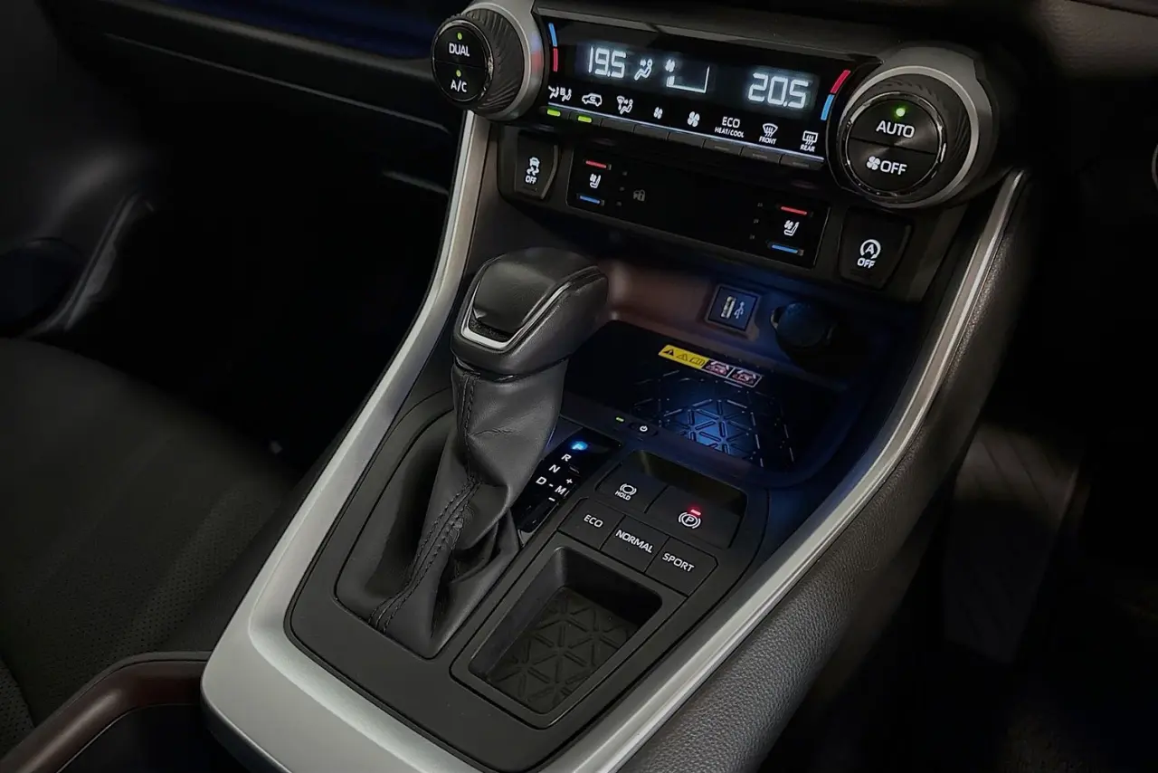 2023 Toyota RAV4 Gallery Image 18