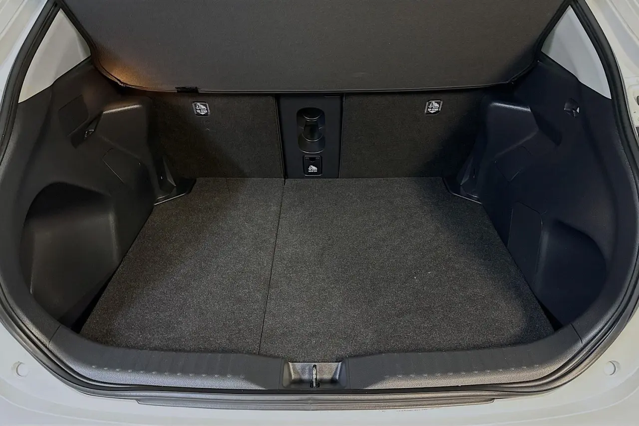 2025 Toyota Yaris Cross Gallery Image 27