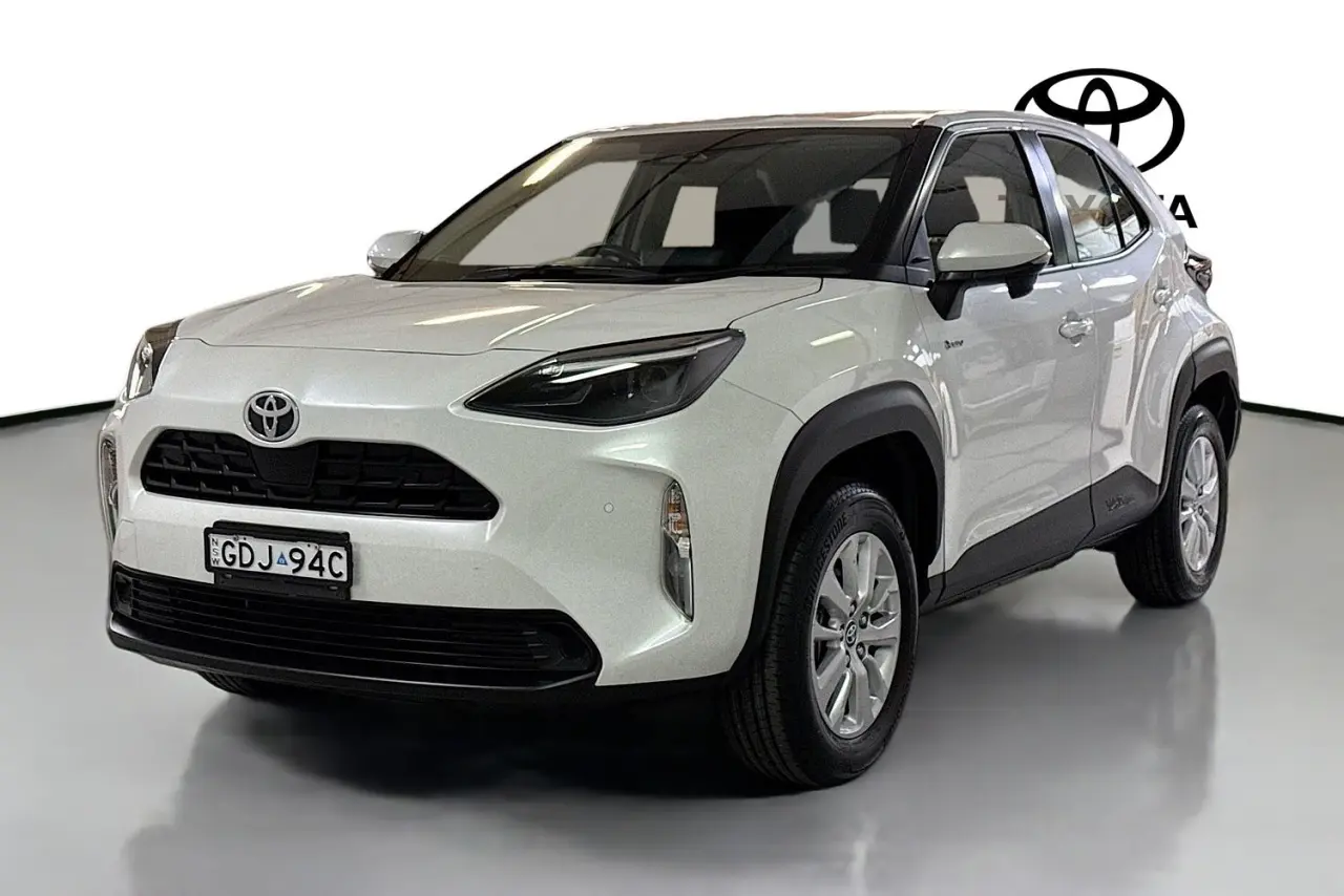 2025 Toyota Yaris Cross Gallery Image 4