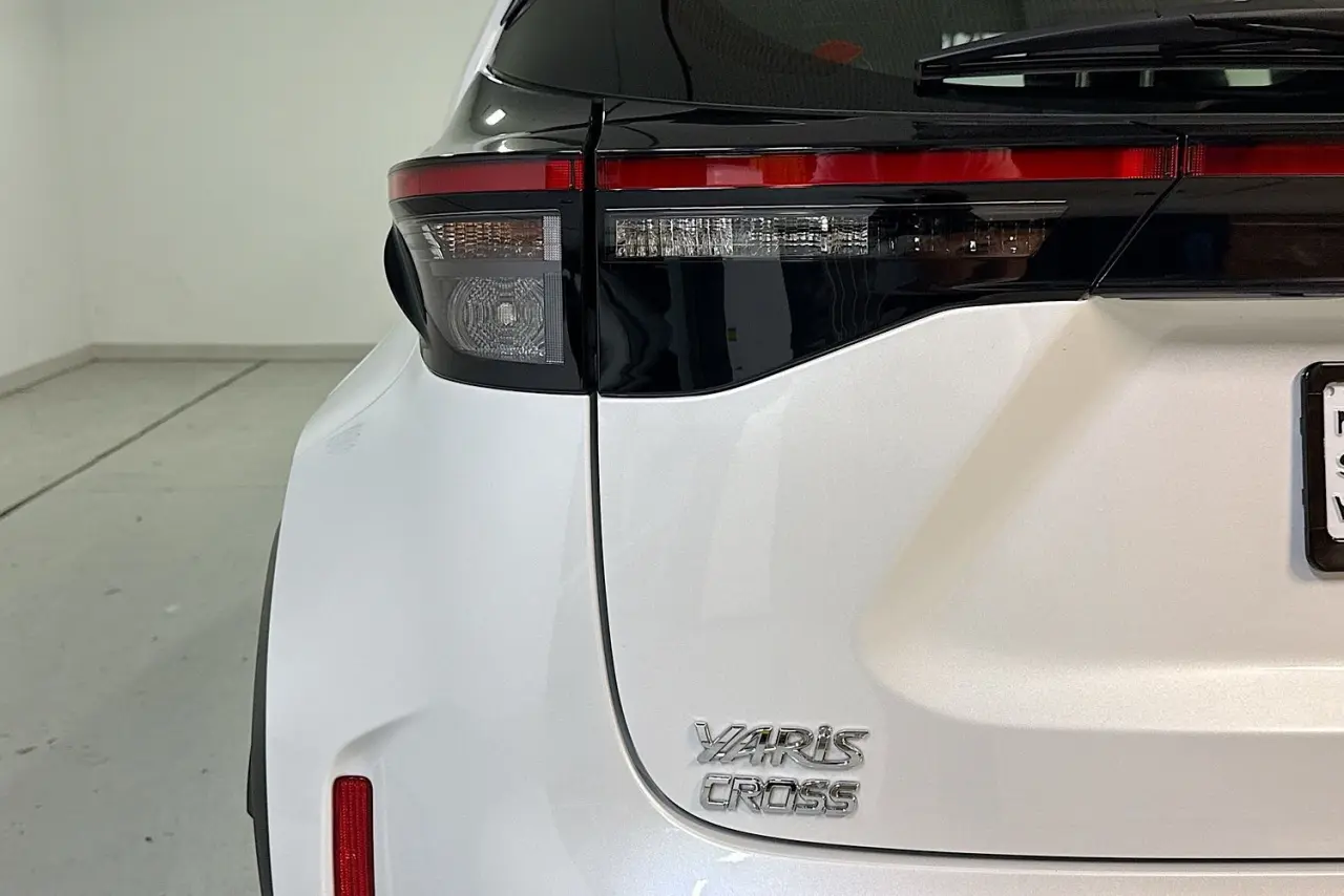 2025 Toyota Yaris Cross Gallery Image 8