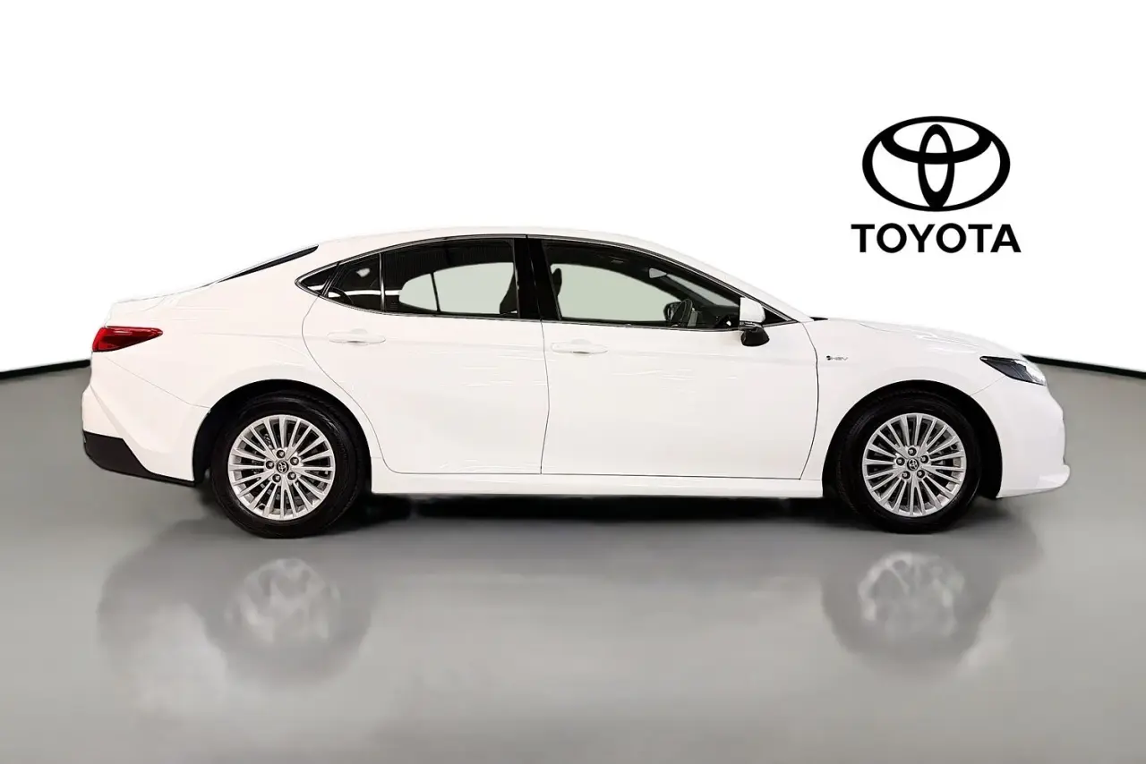 2025 Toyota Camry Gallery Image 11