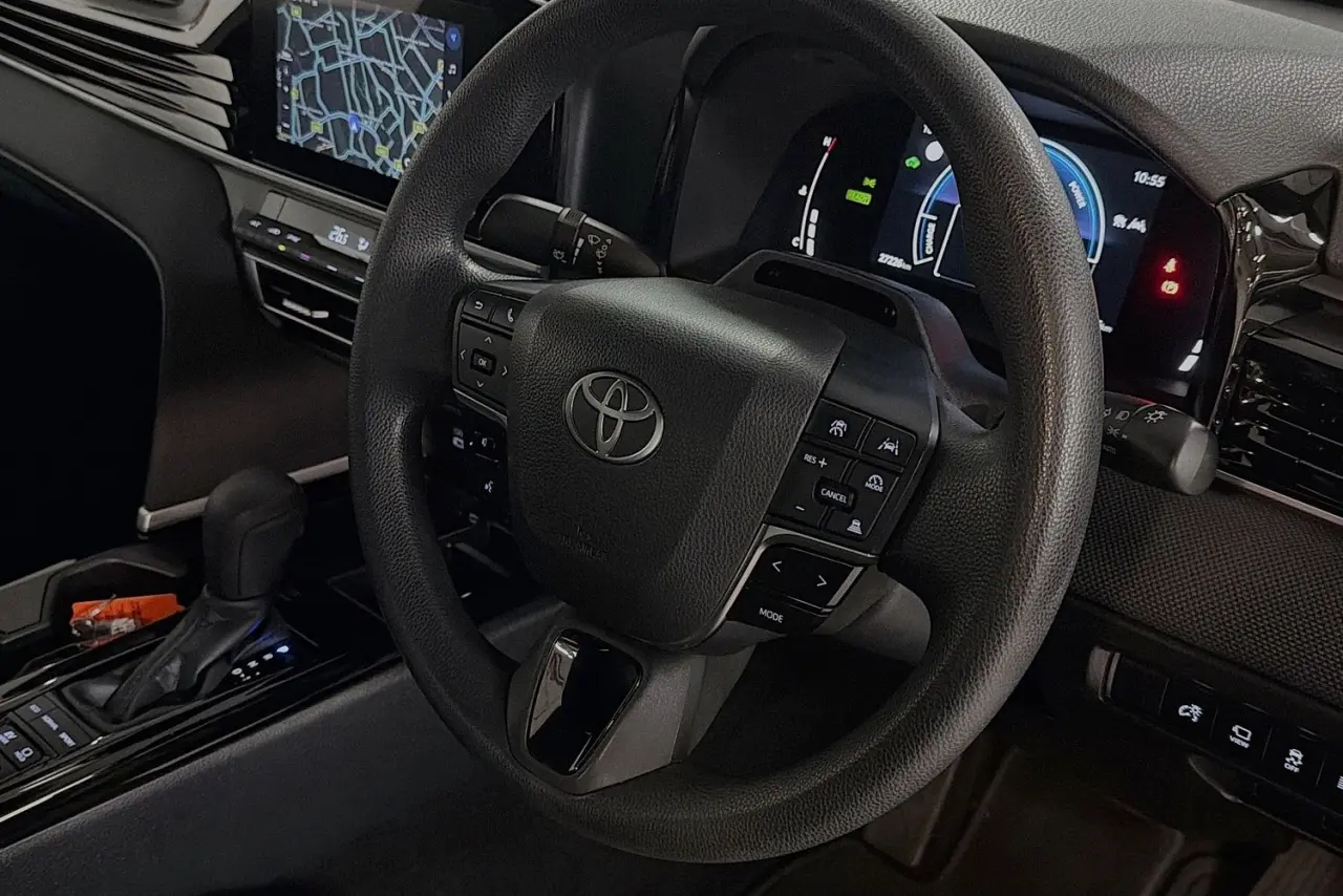 2025 Toyota Camry Gallery Image 14