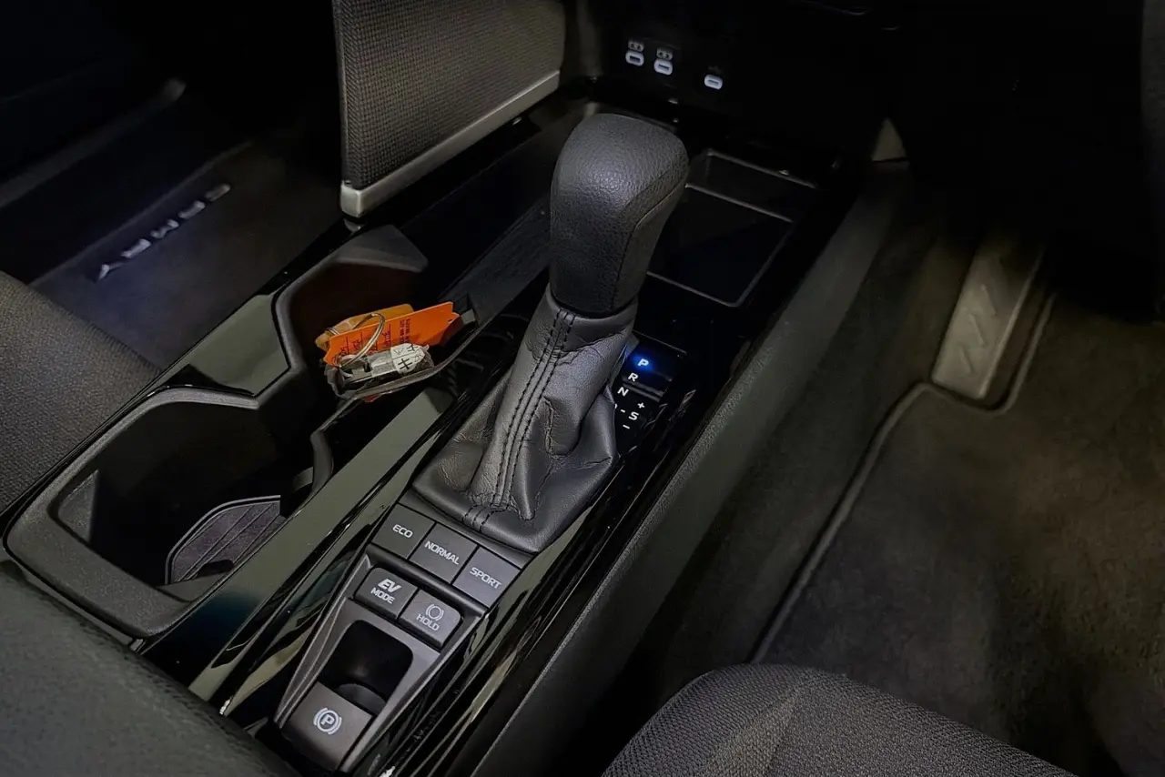 2025 Toyota Camry Gallery Image 18