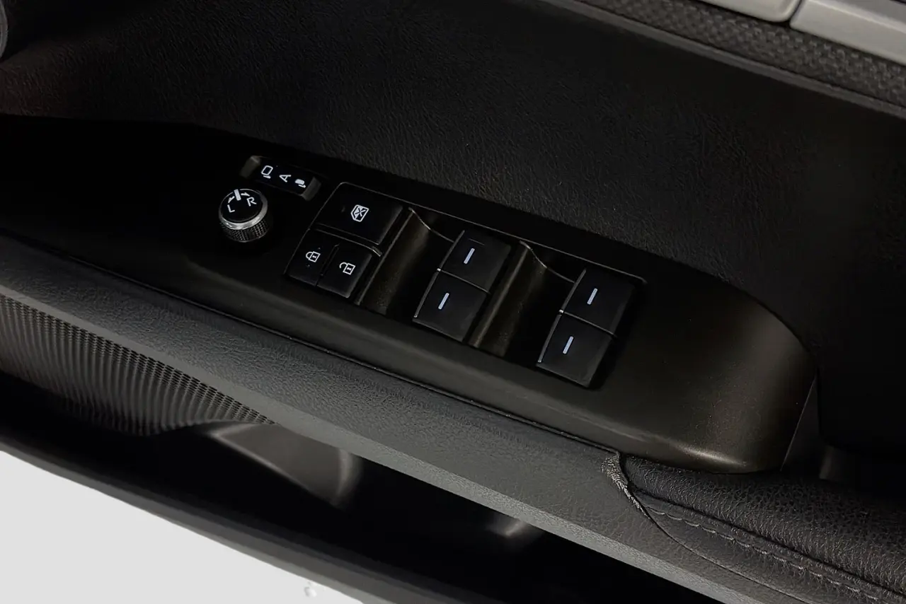 2025 Toyota Camry Gallery Image 24