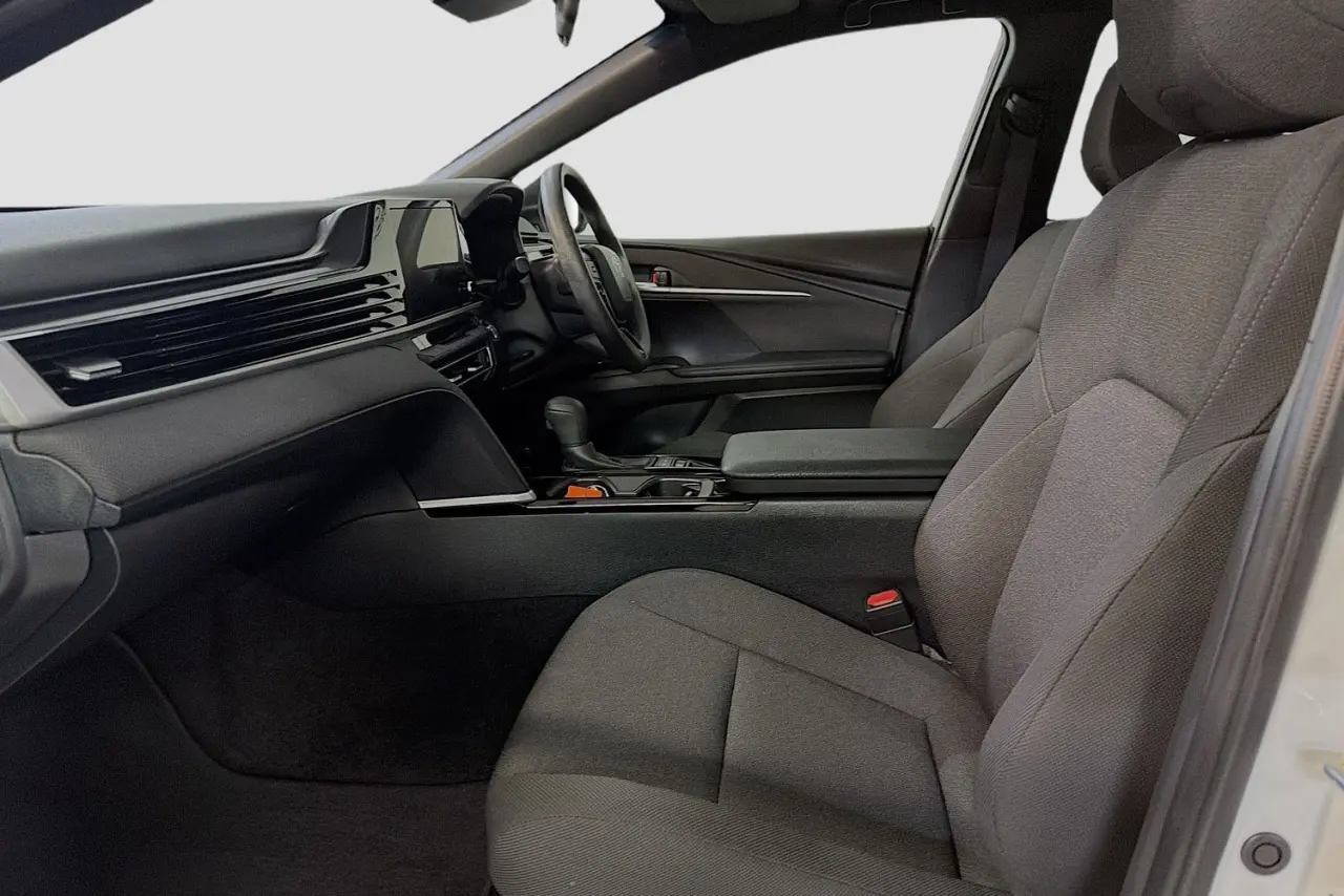 2025 Toyota Camry Gallery Image 25