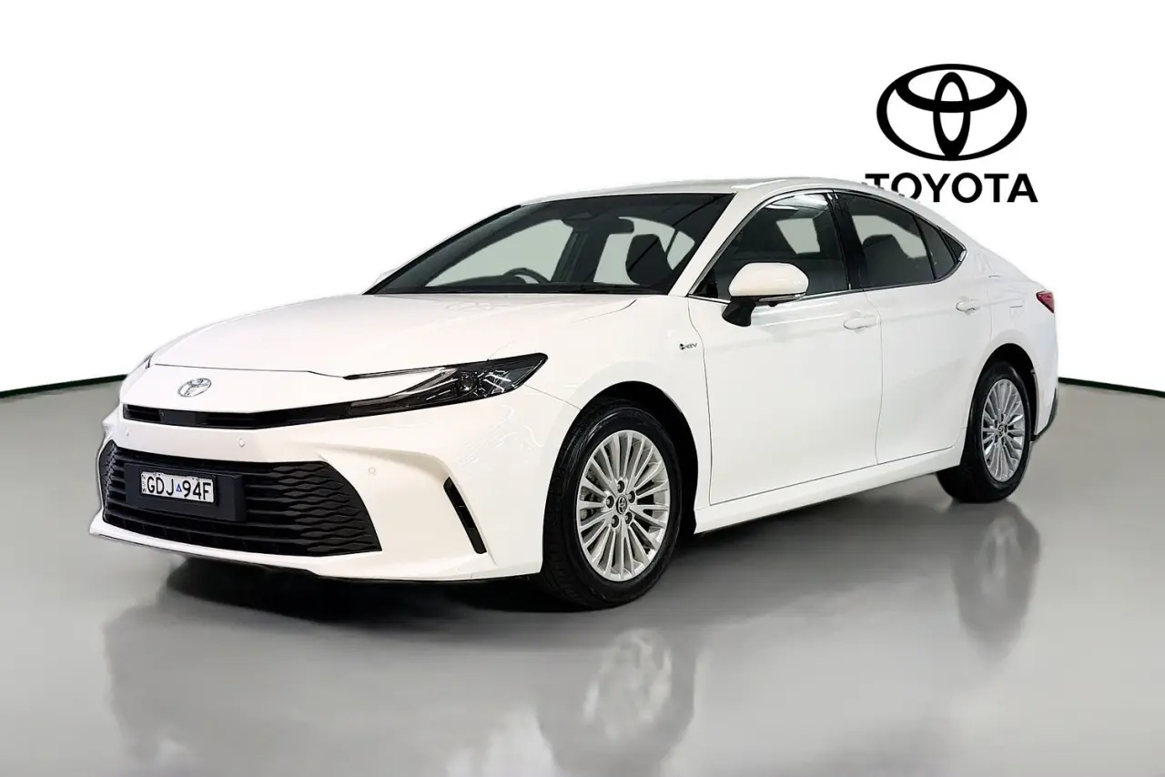 2025 Toyota Camry Gallery Image 4