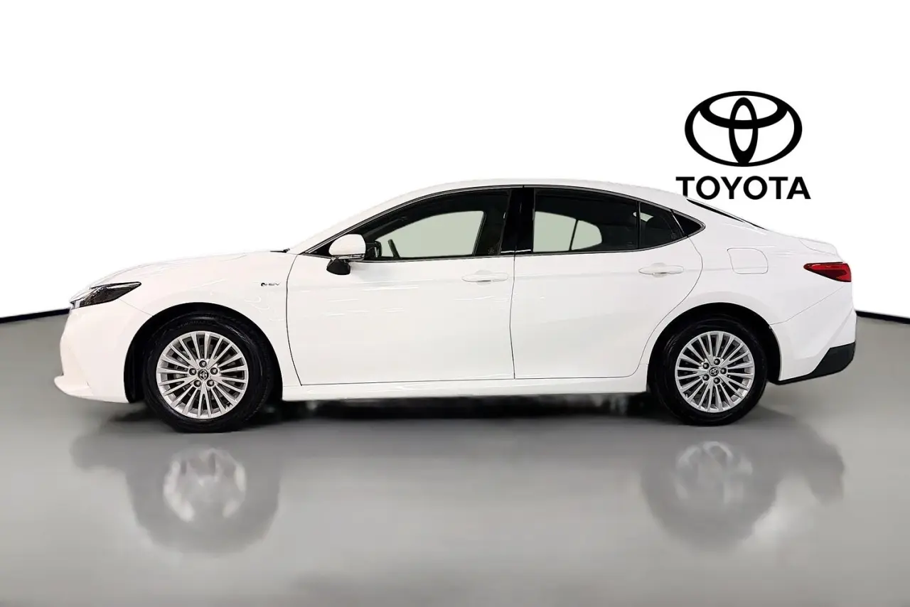 2025 Toyota Camry Gallery Image 5