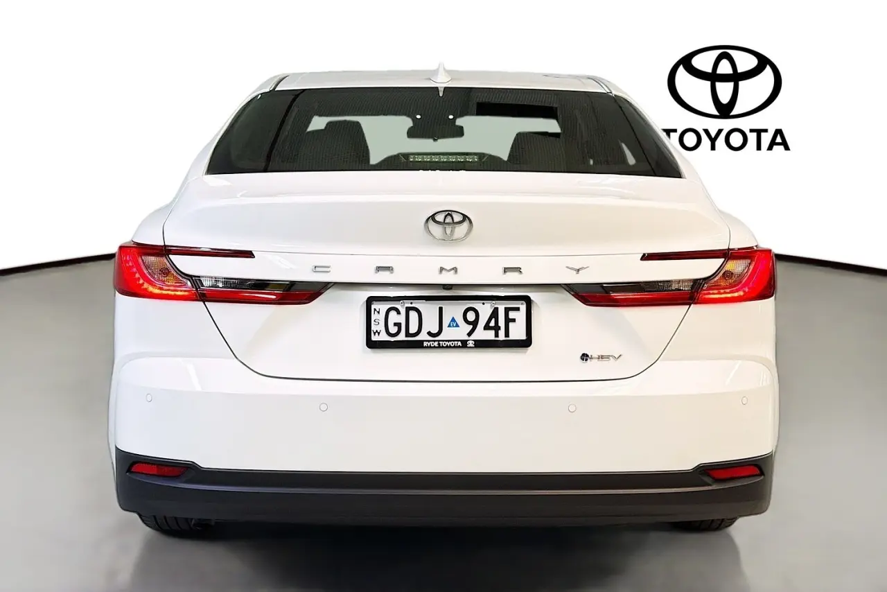 2025 Toyota Camry Gallery Image 7