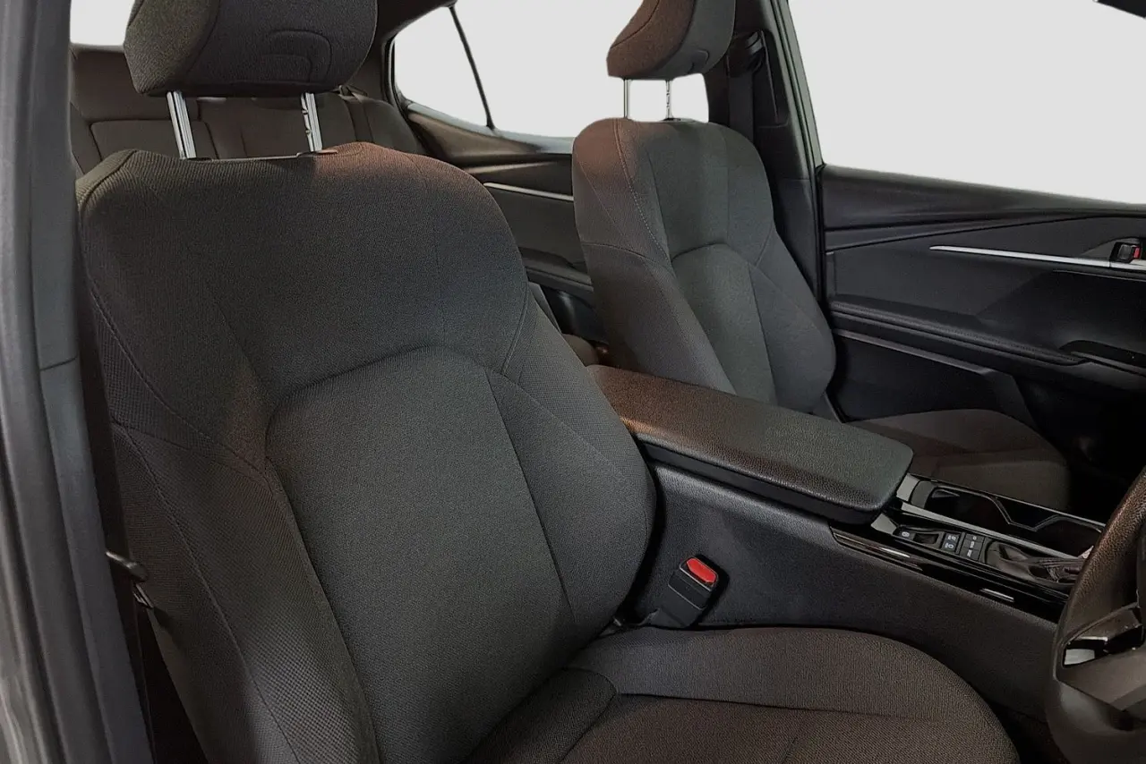 2025 Toyota Camry Gallery Image 13