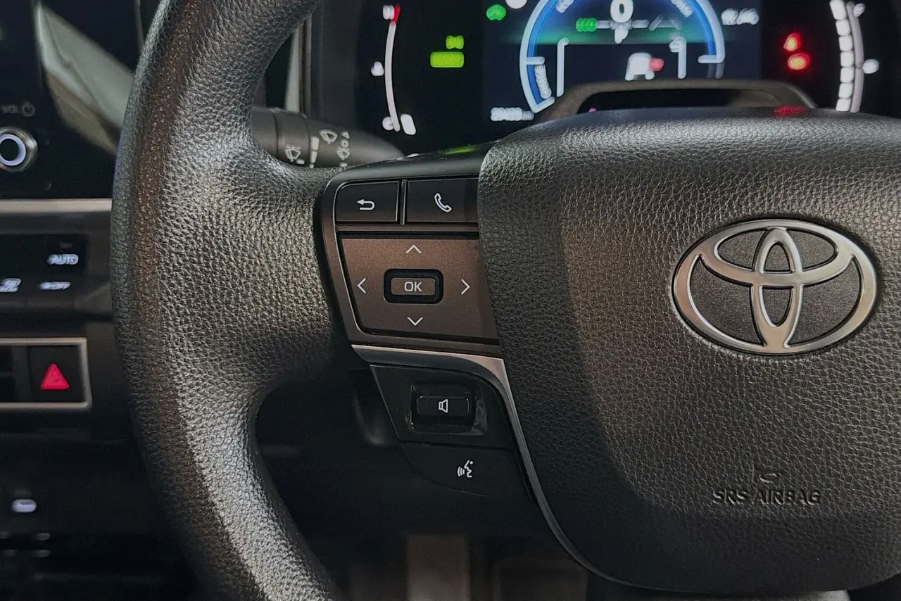 2025 Toyota Camry Gallery Image 19