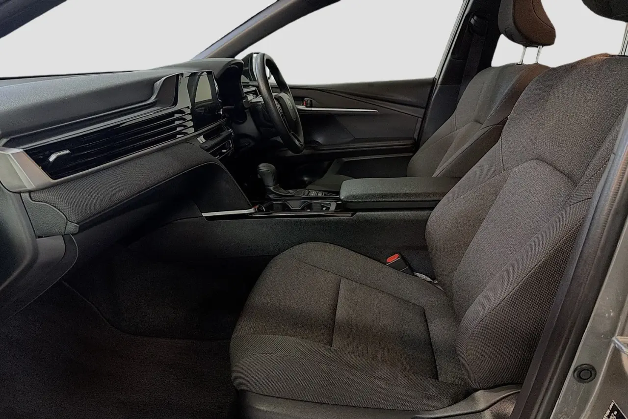 2025 Toyota Camry Gallery Image 24