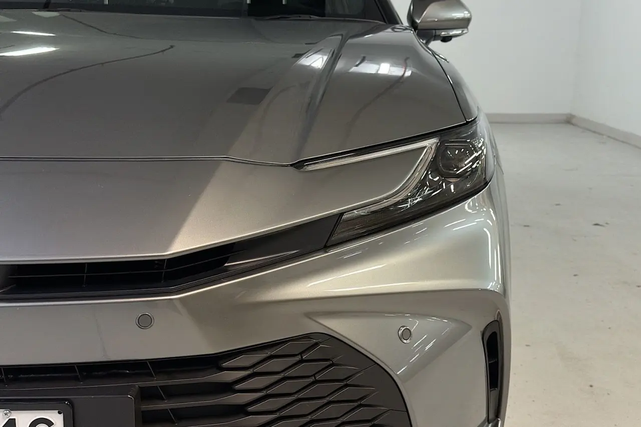 2025 Toyota Camry Gallery Image 3