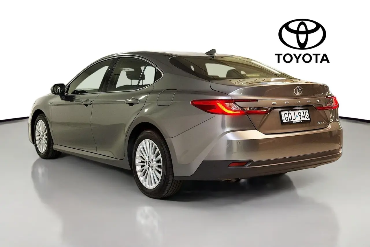 2025 Toyota Camry Gallery Image 6