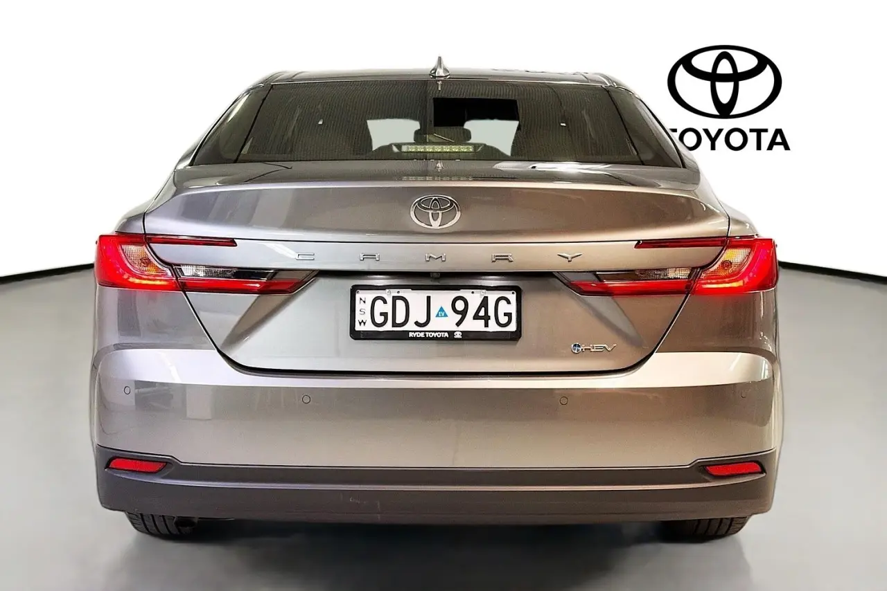 2025 Toyota Camry Gallery Image 7