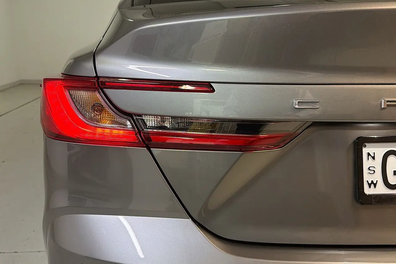 2025 Toyota Camry Gallery Image 8