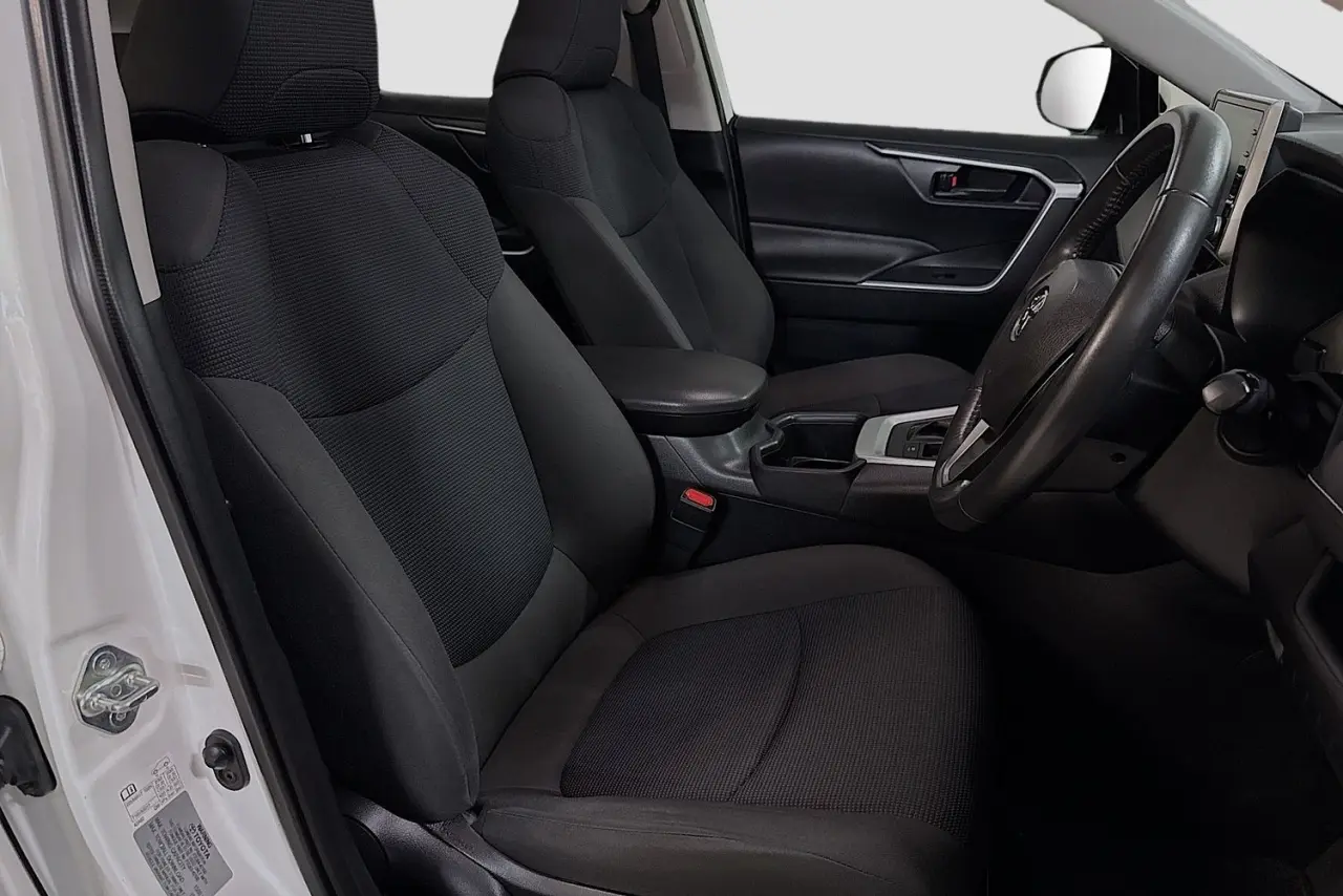 2022 Toyota RAV4 Gallery Image 13