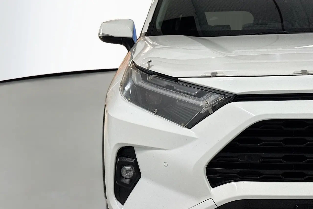2022 Toyota RAV4 Gallery Image 3