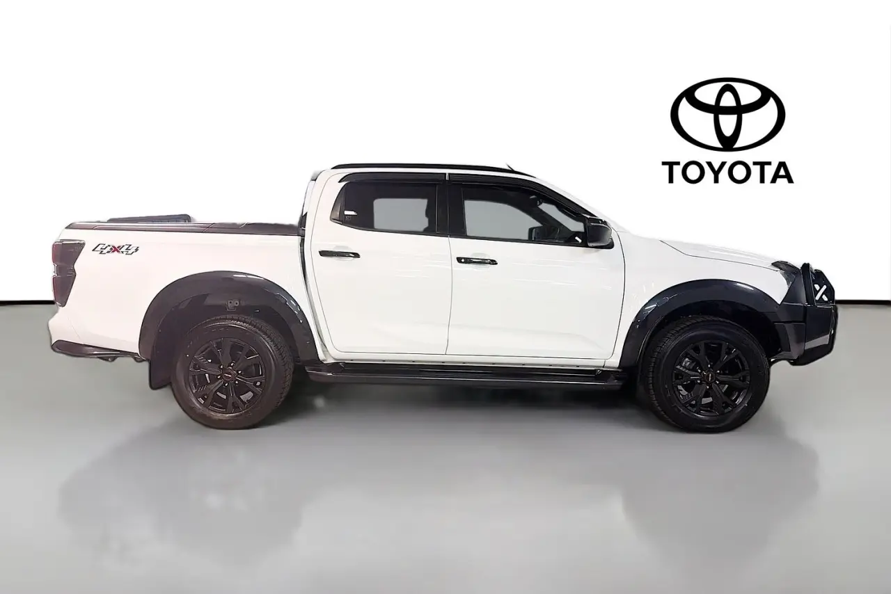 2023 Isuzu D-MAX Gallery Image 11