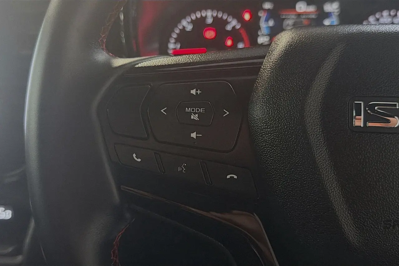 2023 Isuzu D-MAX Gallery Image 19