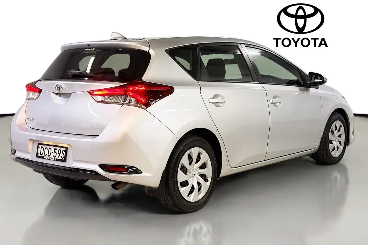 2015 Toyota Corolla Gallery Image 10