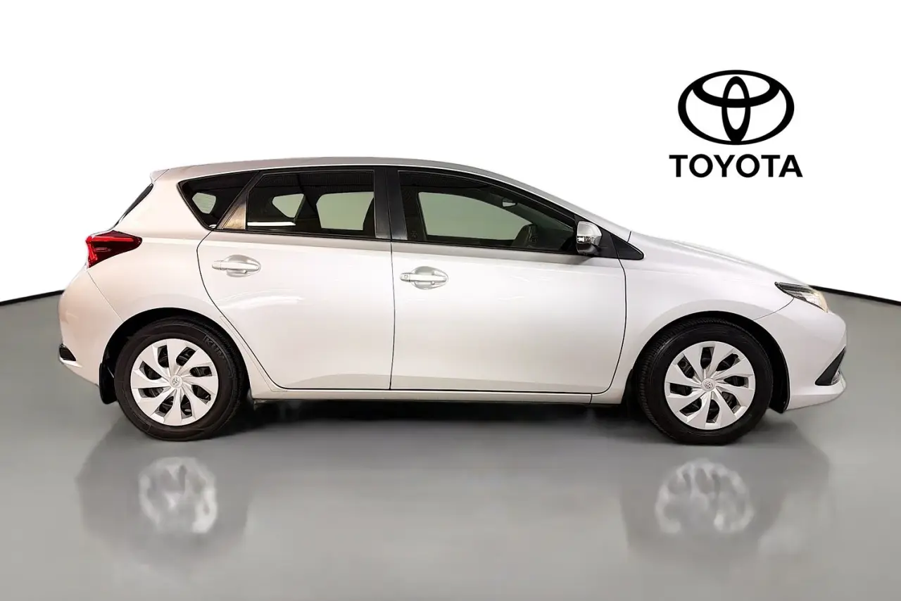 2015 Toyota Corolla Gallery Image 11