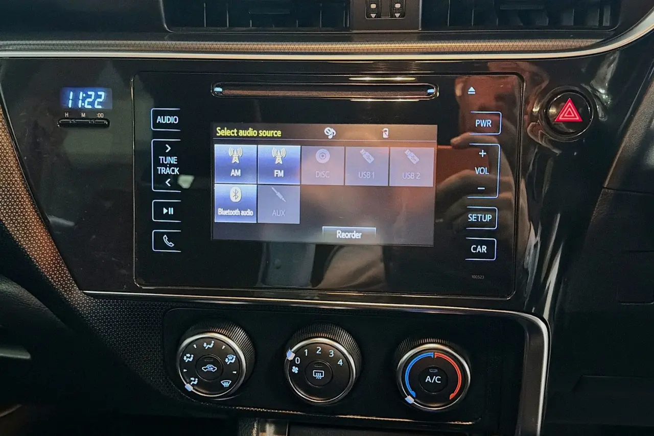 2015 Toyota Corolla Gallery Image 15