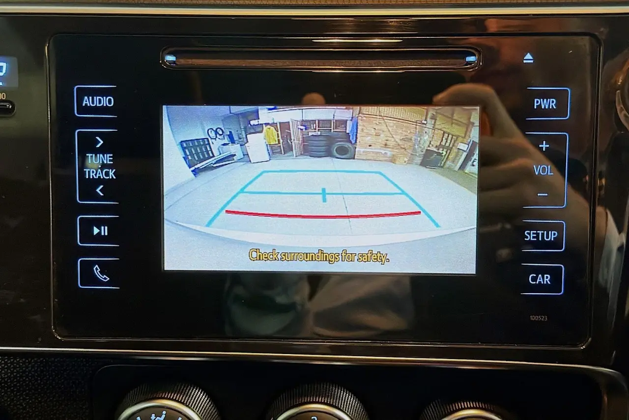 2015 Toyota Corolla Gallery Image 16