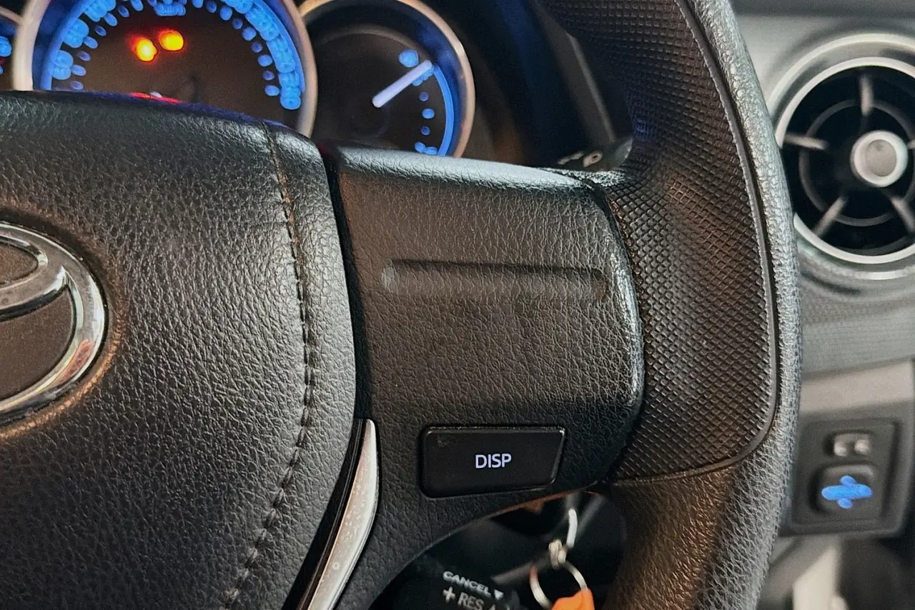 2015 Toyota Corolla Gallery Image 19