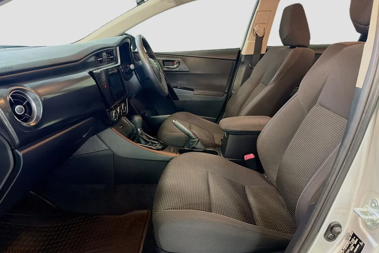 2015 Toyota Corolla Gallery Image 24