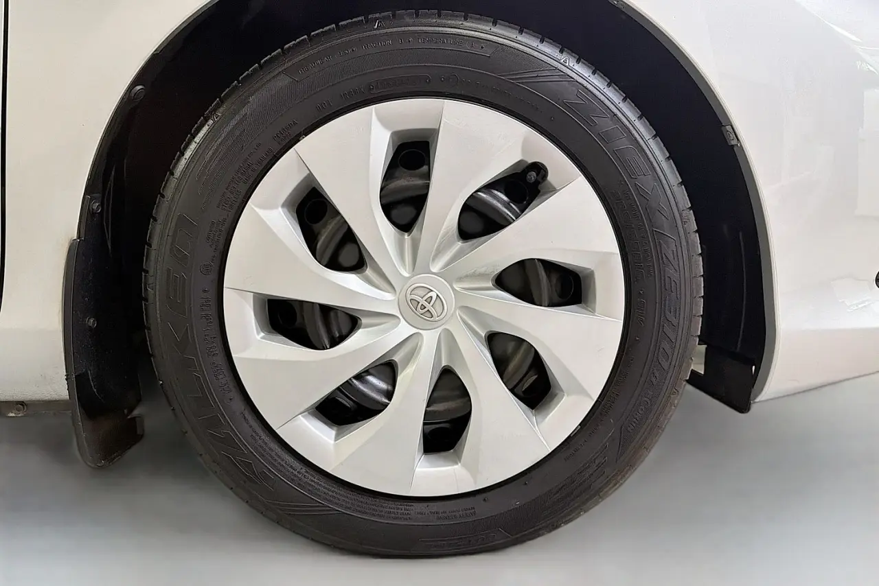 2015 Toyota Corolla Gallery Image 27
