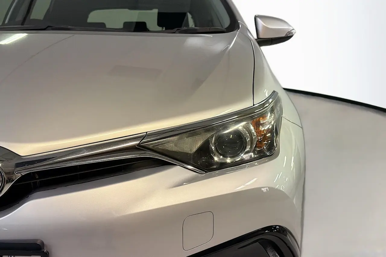 2015 Toyota Corolla Gallery Image 3