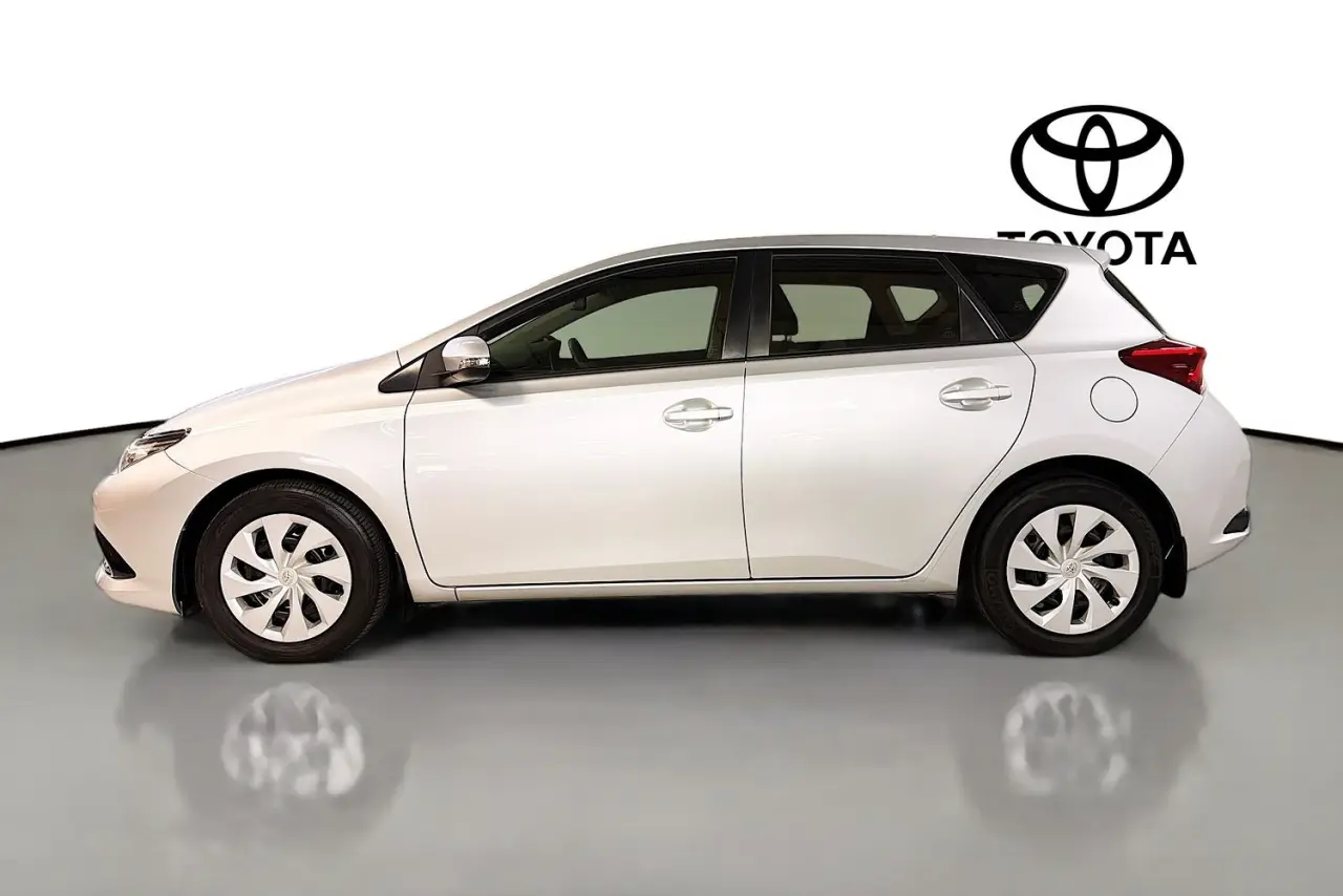 2015 Toyota Corolla Gallery Image 5