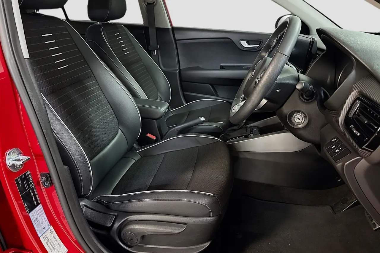 2021 Kia Rio Gallery Image 13