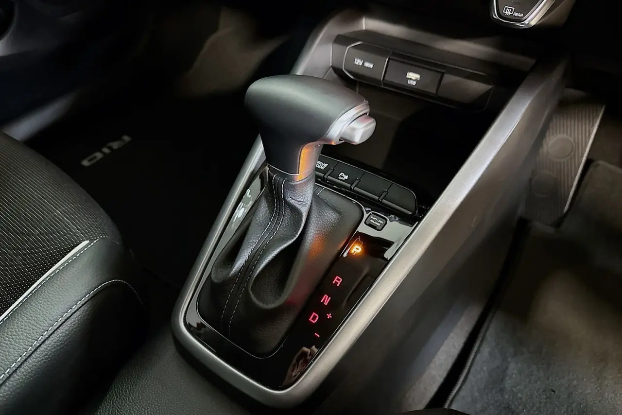 2021 Kia Rio Gallery Image 17