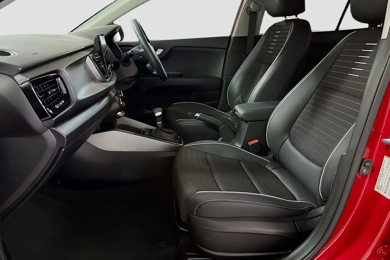 2021 Kia Rio Gallery Image 24