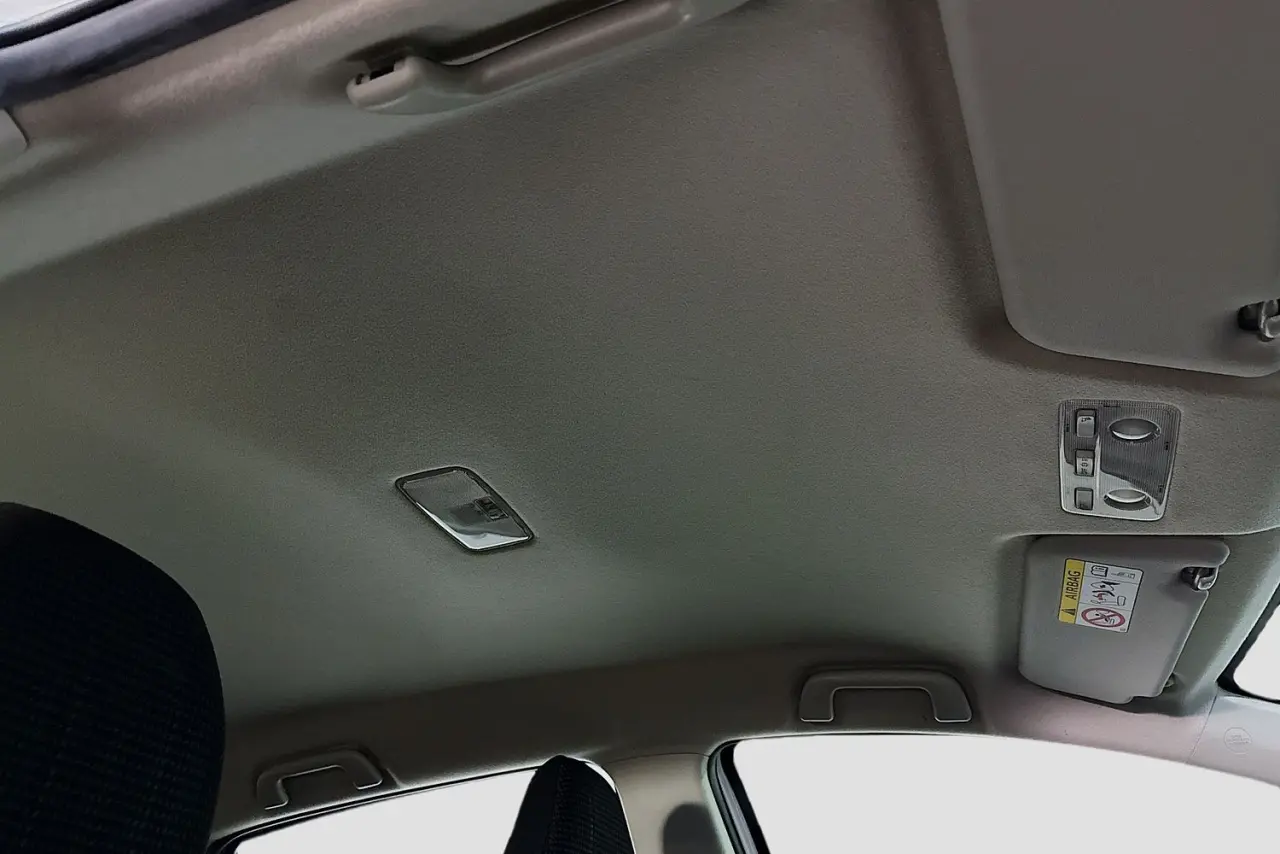 2019 Toyota Yaris Gallery Image 12