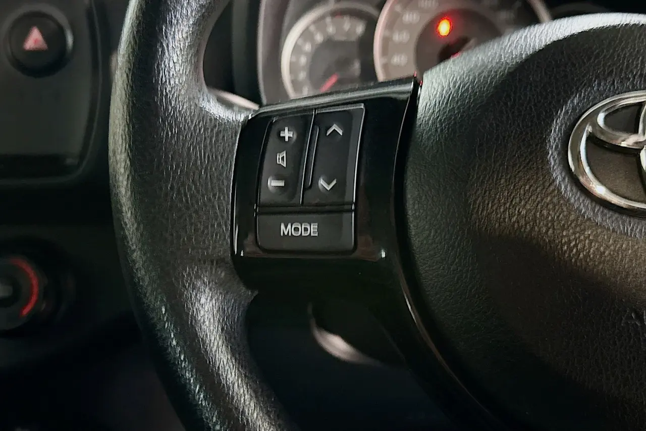 2019 Toyota Yaris Gallery Image 18