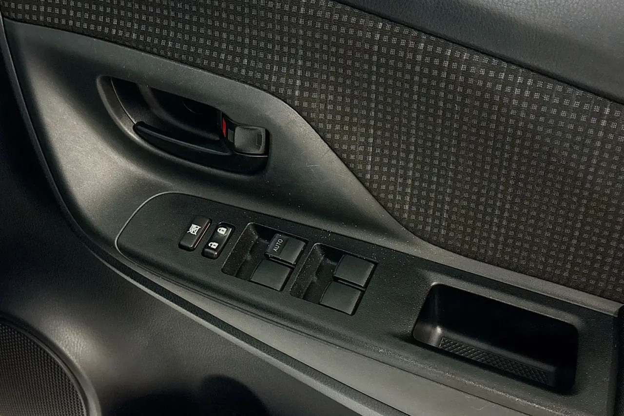 2019 Toyota Yaris Gallery Image 23