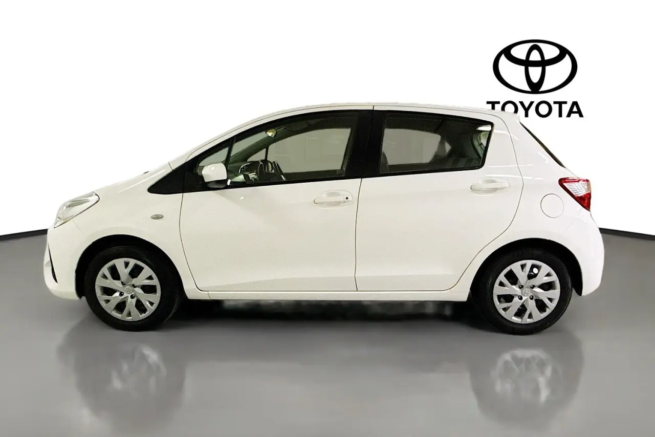2019 Toyota Yaris Gallery Image 5
