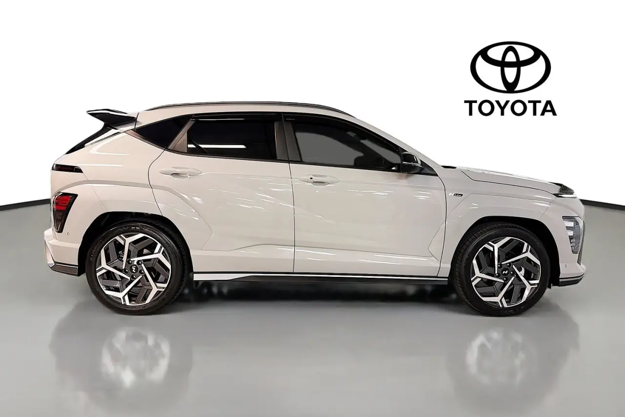 2025 Hyundai Kona Gallery Image 11